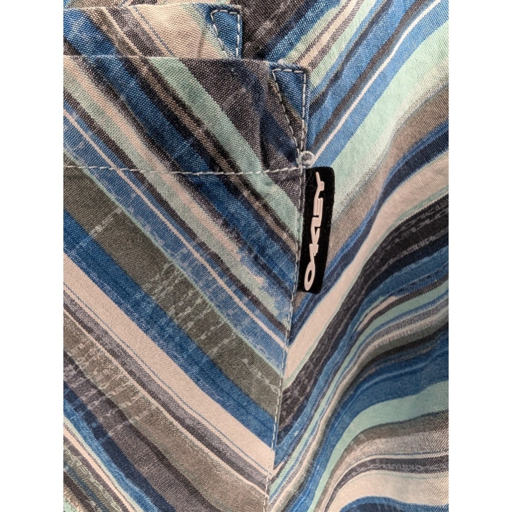 Vintage Oakley Button Up Shirt Men's XL Blue Diagonal Stripe Short Sleeve Pocket - Picture 4 of 8